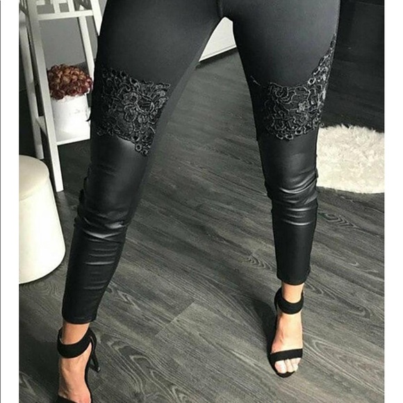 1 SMALL LEFT ~SALE‼️FLORAL PU LEGGINGS - Picture 3 of 3